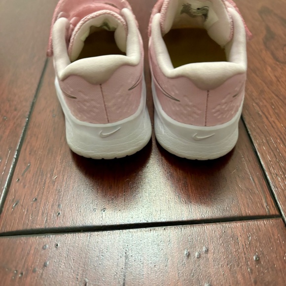 Girls Nike 7 - Picture 3 of 5